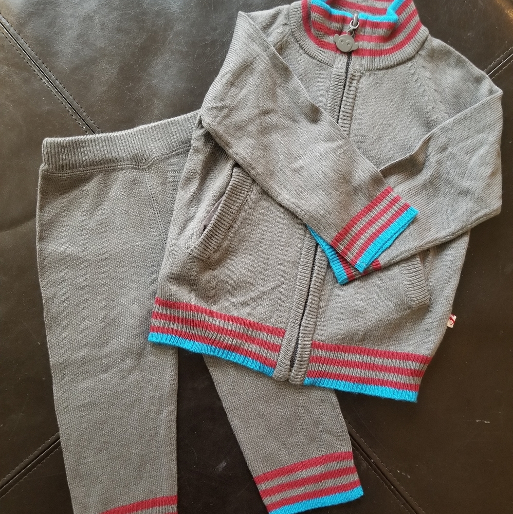 Baby sweat/jogger suit (sz 6-12 months)